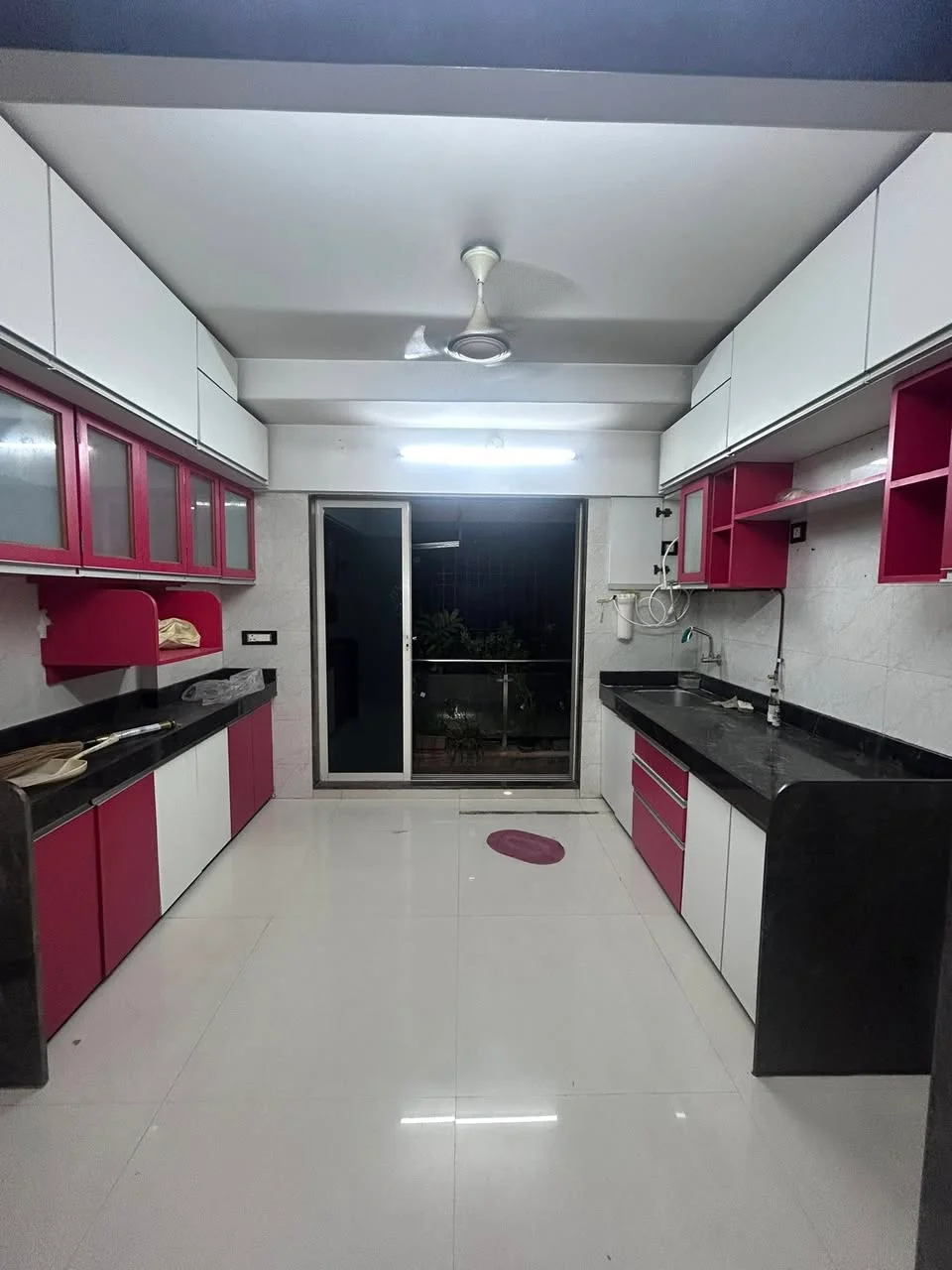 2 BHK Flat for Rent in Gilbert Hill Road Near Bhavans College