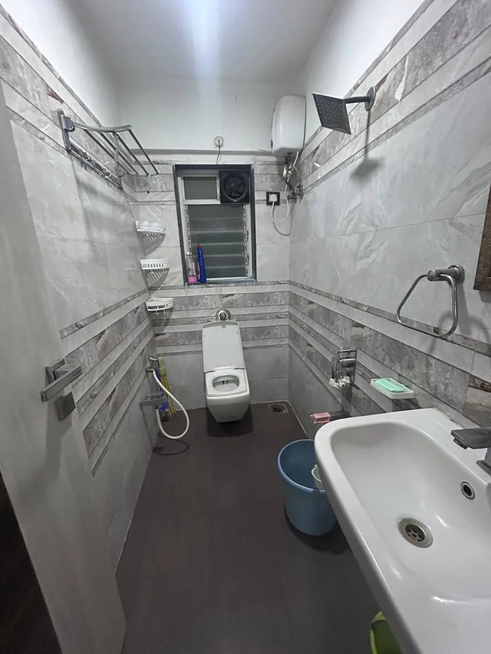 2 BHK Flat for Rent in Gilbert Hill Road Near Bhavans College