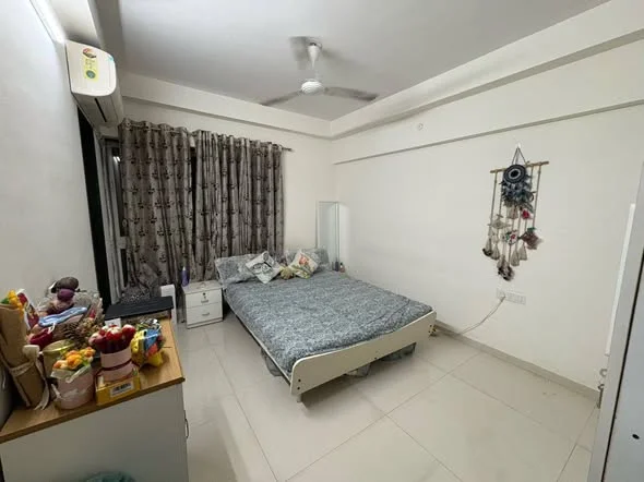 Single Occupancy for Female in 3 BHK Flat for Rent in Chembur East