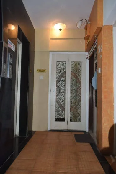 Double Occupancy for Female in 2 BHK Flat for Rent in prabhadevi Mumbai