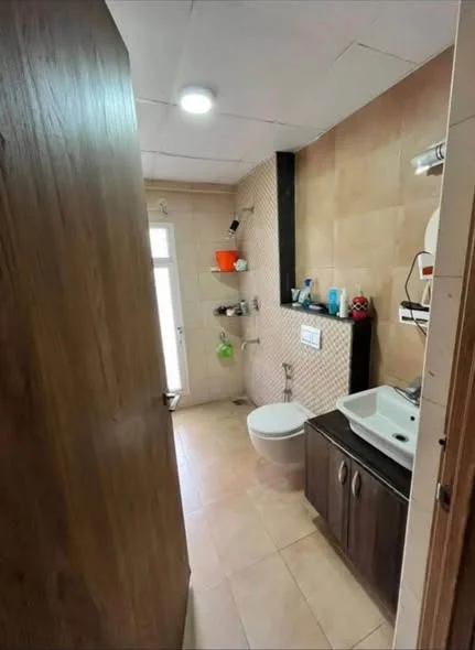 Single Occupancy for Male in 3 BHK Flat for Rent in Bommanahalli