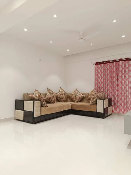 3 BHK Flat for Rent in Botanical Garden Rd