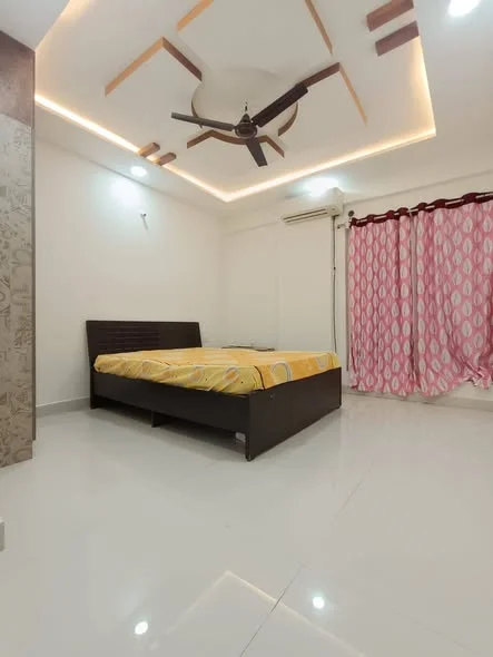 3 BHK Flat for Rent in Botanical Garden Rd