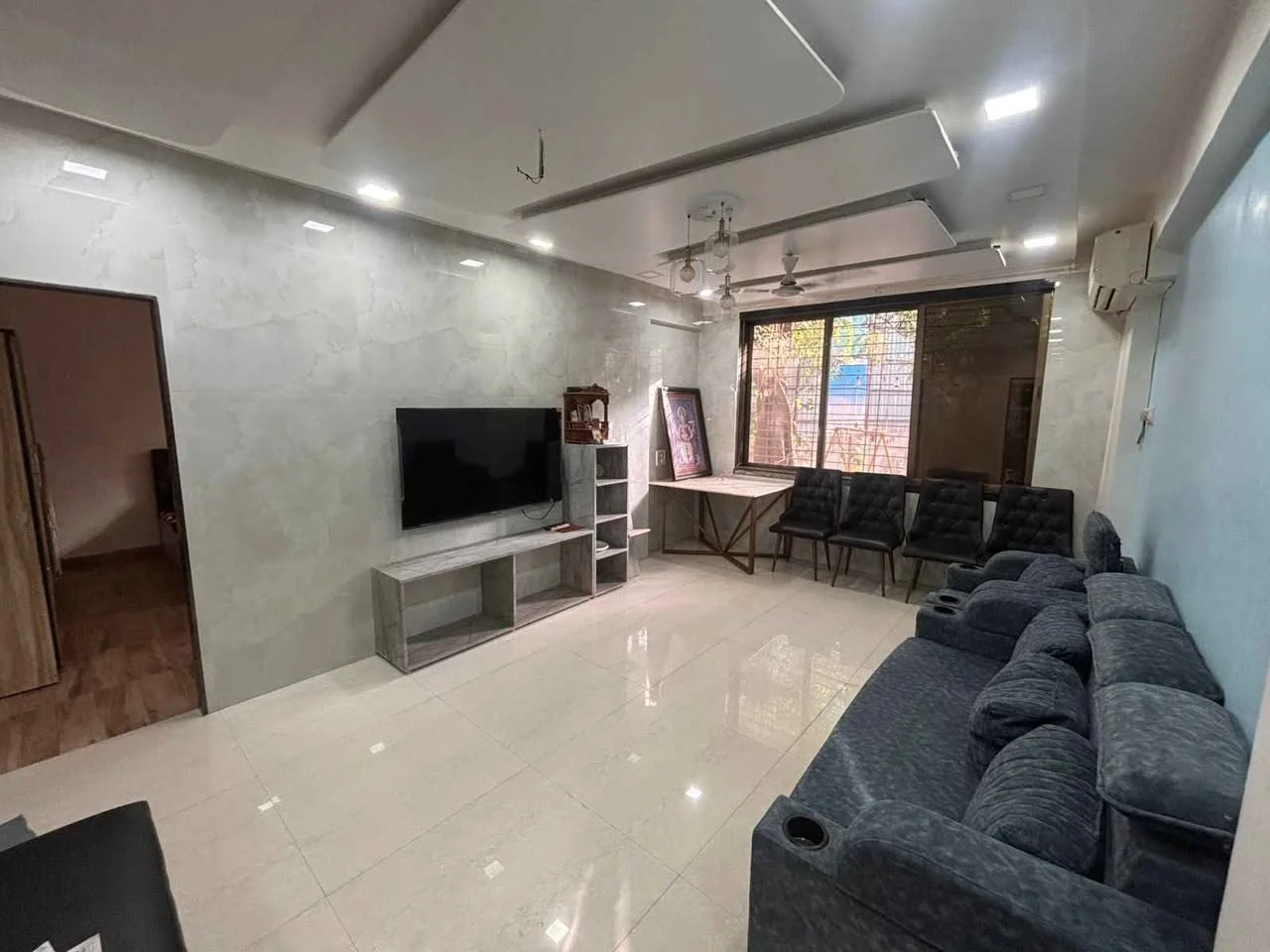 3 BHK Flat for Rent in VILE PARLE WEST 5 MINUTES FROM NIMMIS COLLEGE