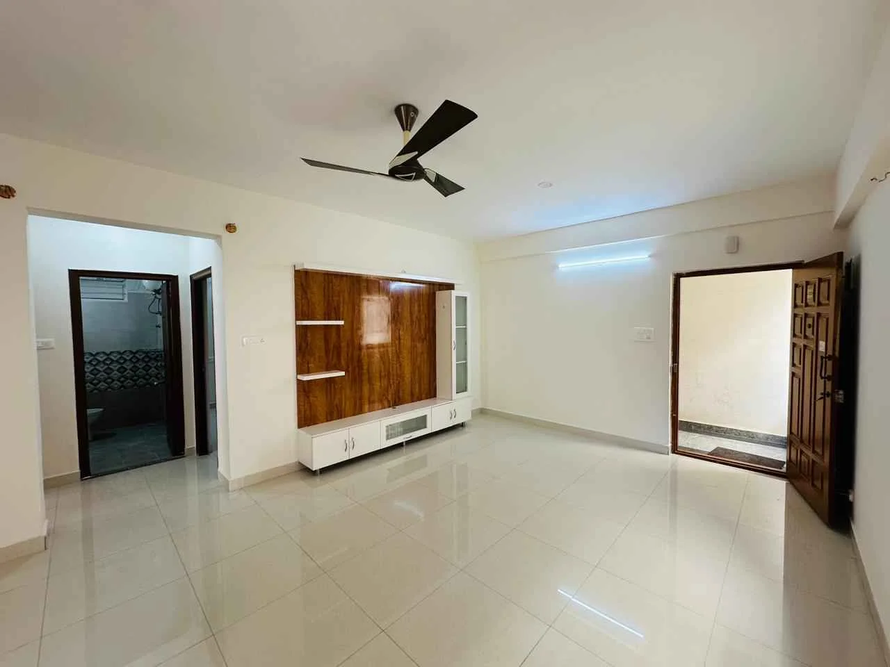 2 BHK Flat for Rent in Sarjapur road Close to all Teck parks Easy to access Bellandur