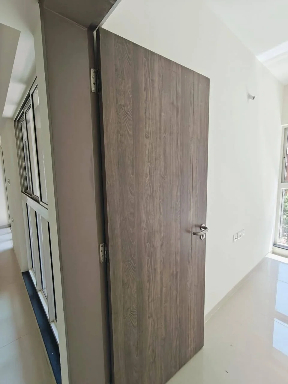 2 BHK Flat for Rent in Trident Tower