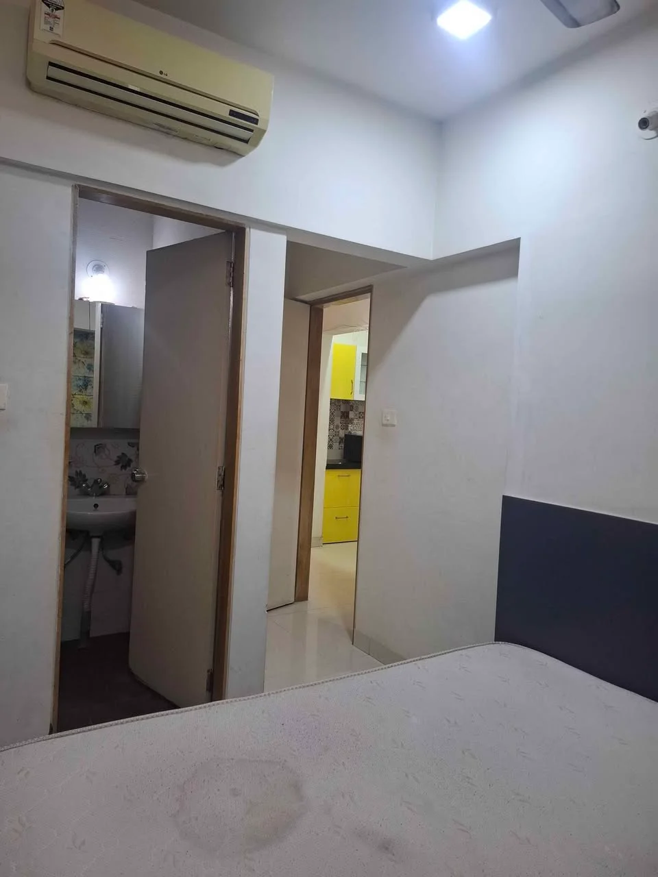 2 BHK Flat for Rent in Dahanukar Colony