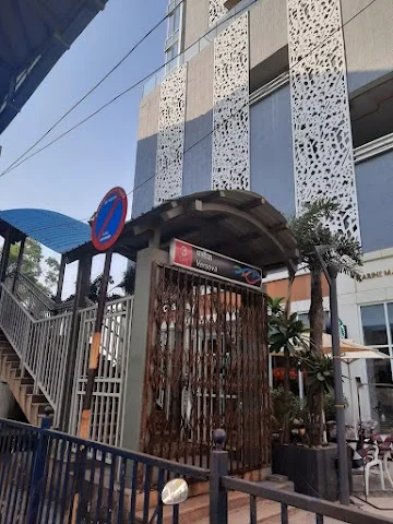 2 BHK Flat for Rent near 7 bunglow metro station