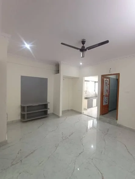 2 BHK Flat for Rent in Singasandra near to HSR layout