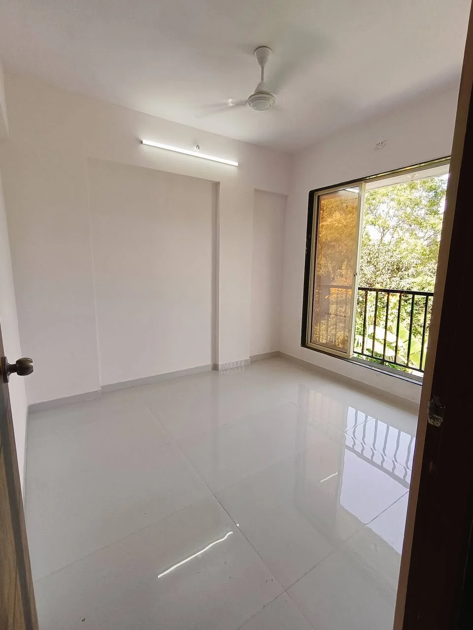 1 BHK Flat for Sale in Safaळे पश्चिम (रेल्वे स्टेशनपासून जवळ)