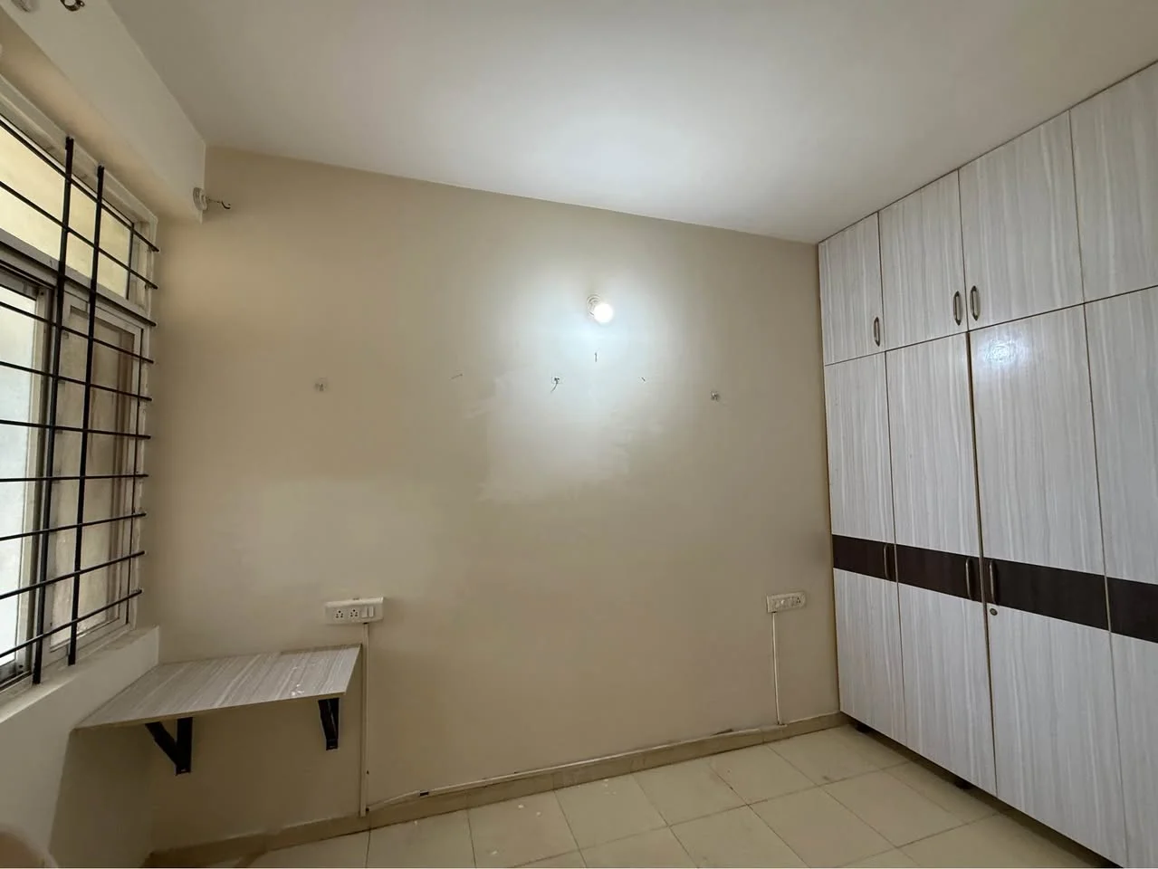 2 BHK Flat for Rent in ECITY. NEELADRINAGAR