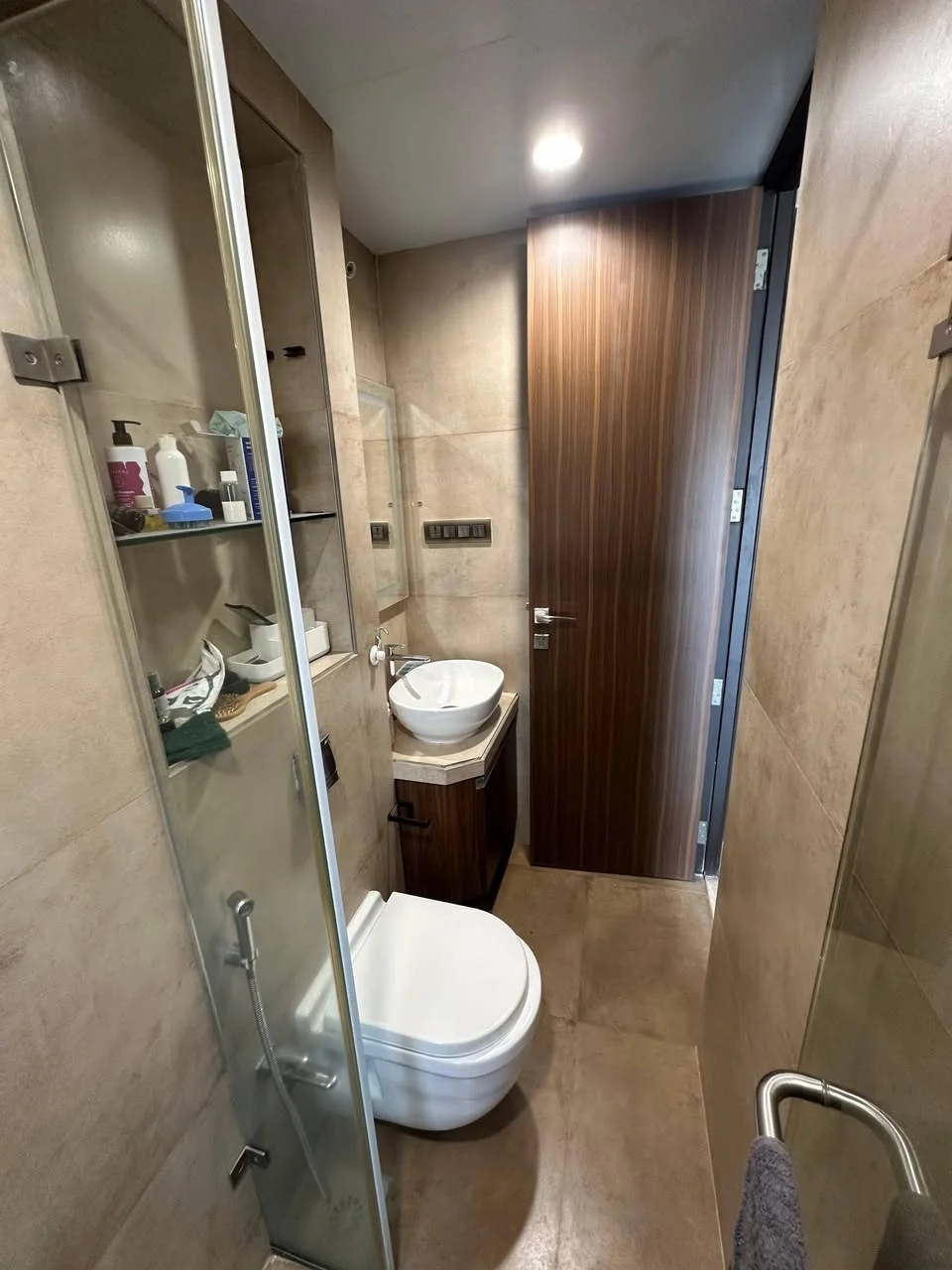 Flat for Rent in oshiwara