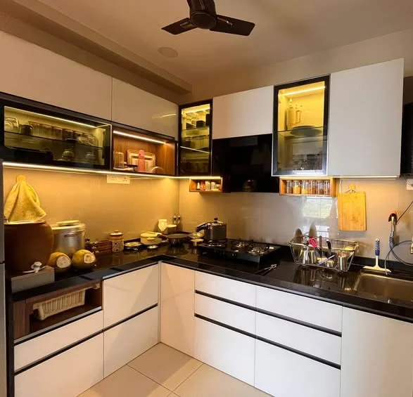 2 BHK Flat for Rent Near Jupiter Hospital