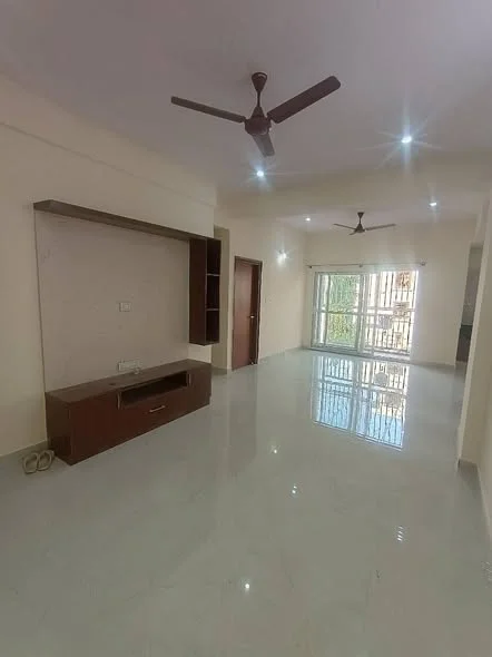 2 BHK Flat for Rent in Singasandra near to HSR layout