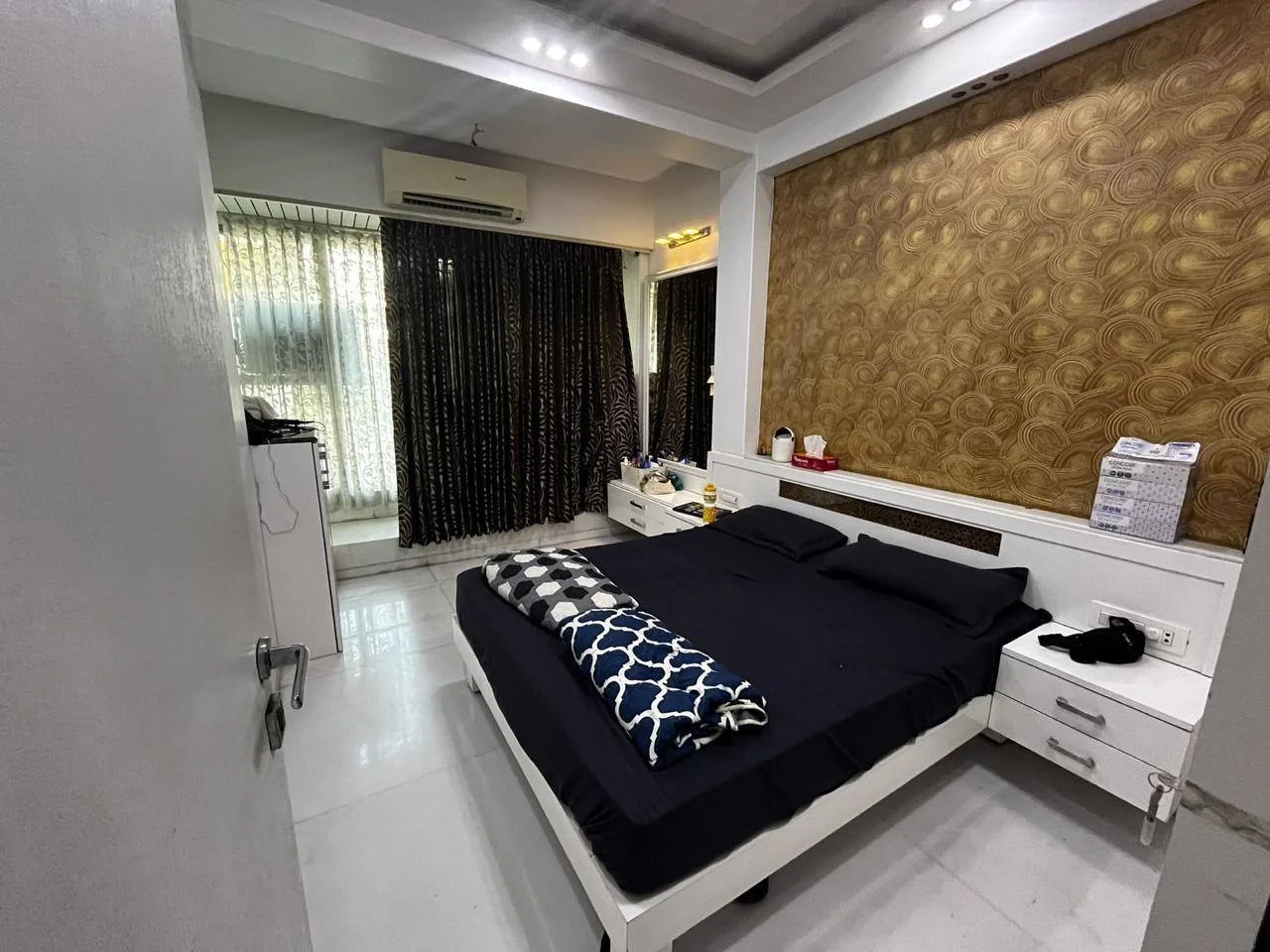 Single Occupancy for Female in 2 BHK Flat for Rent in Bandra West 16th road