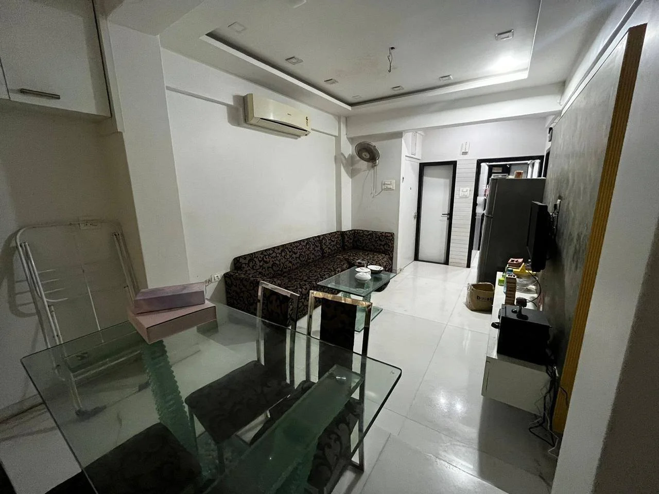 Single Occupancy for Female in 2 BHK Flat for Rent in Bandra West 16th road