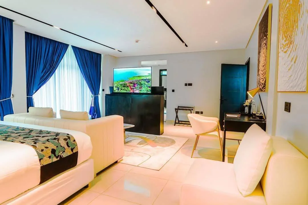 3 BHK Flat for Rent in Khar West