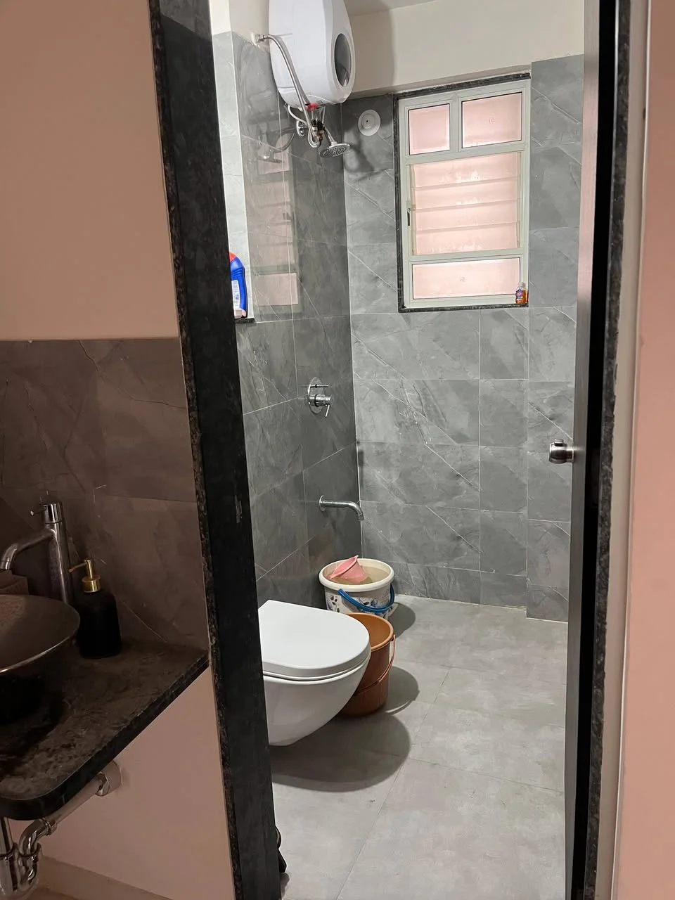 Single Occupancy for Female in 3 BHK Flat for Rent in Keshav nagar Near Magarpatta and Kalyani Nagar and Poonawala fincorp