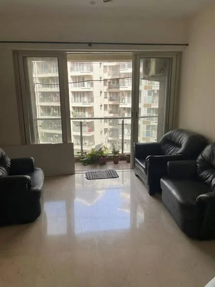 Single Occupancy for Female in 3 BHK Flat for Rent Near BKC