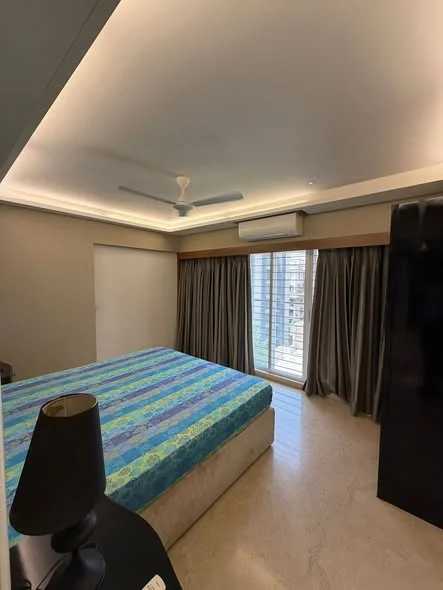 3 BHK Flat for Rent in Khar West