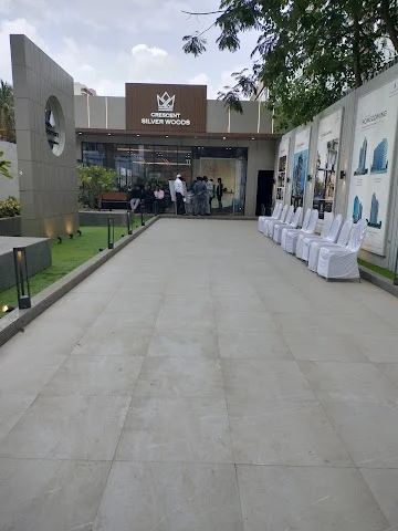 2 BHK Flat for Rent in Crescent woods