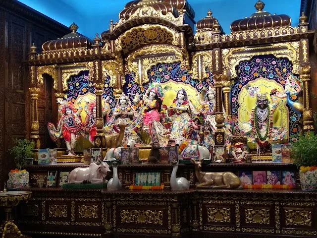 3 BHK Flat for Sale in Queen’s necklace