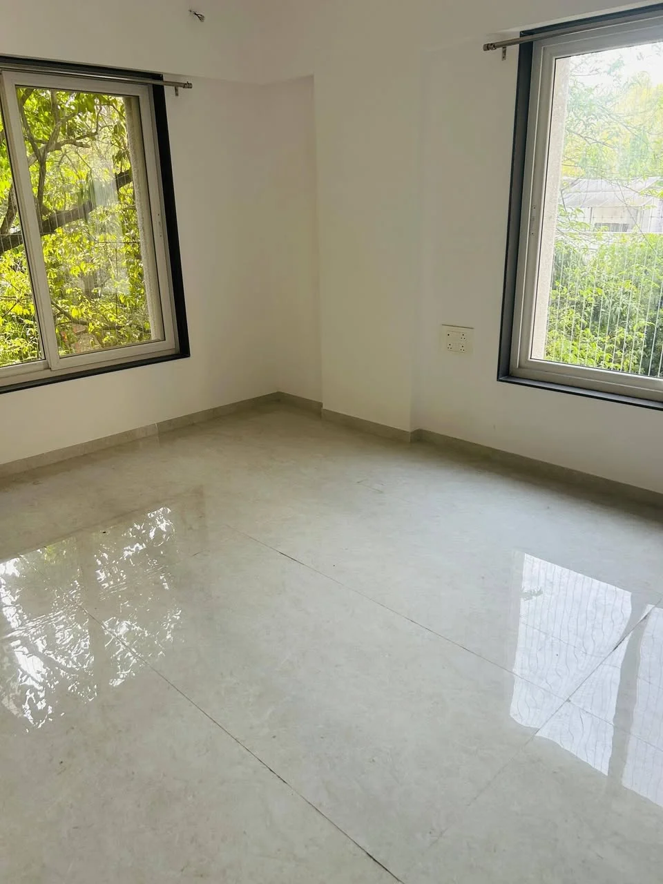 5 BHK Flat for Rent in Law College Road