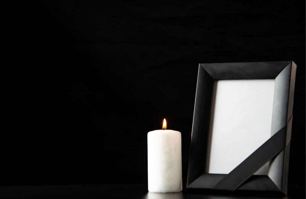 What-is-the-Difference-Between-an-Obituary-and-a-Eulogy.jpg