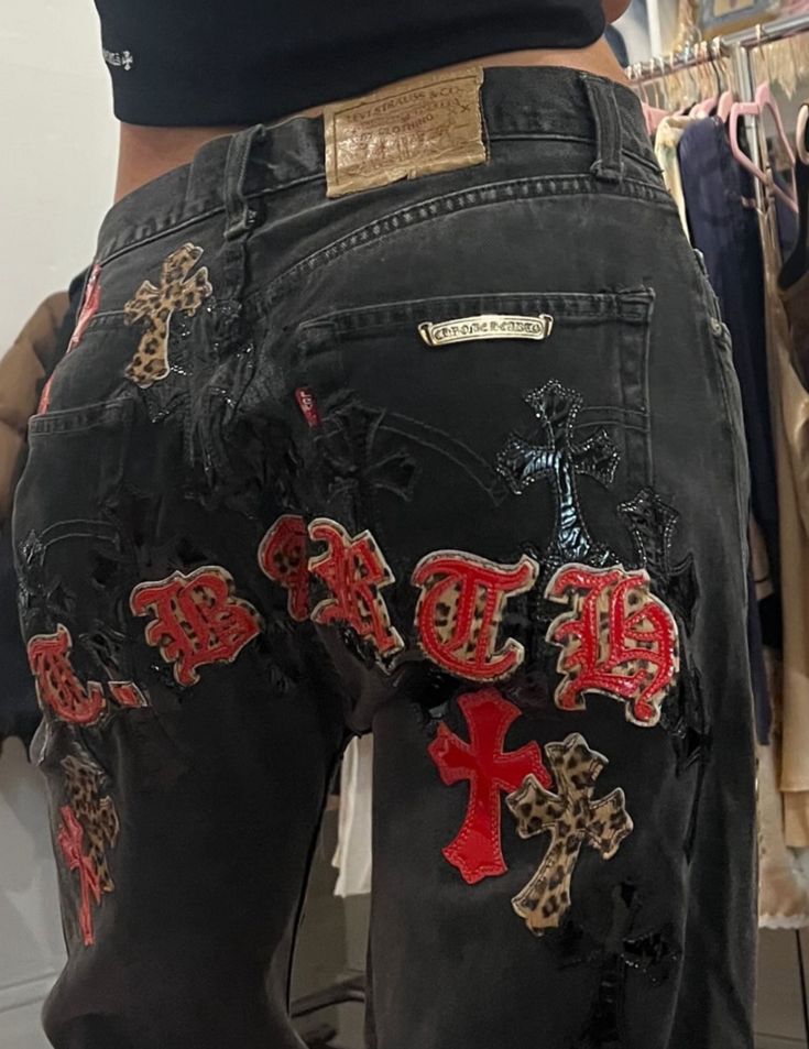 Chrome-hearts-jeans-woman.jpg