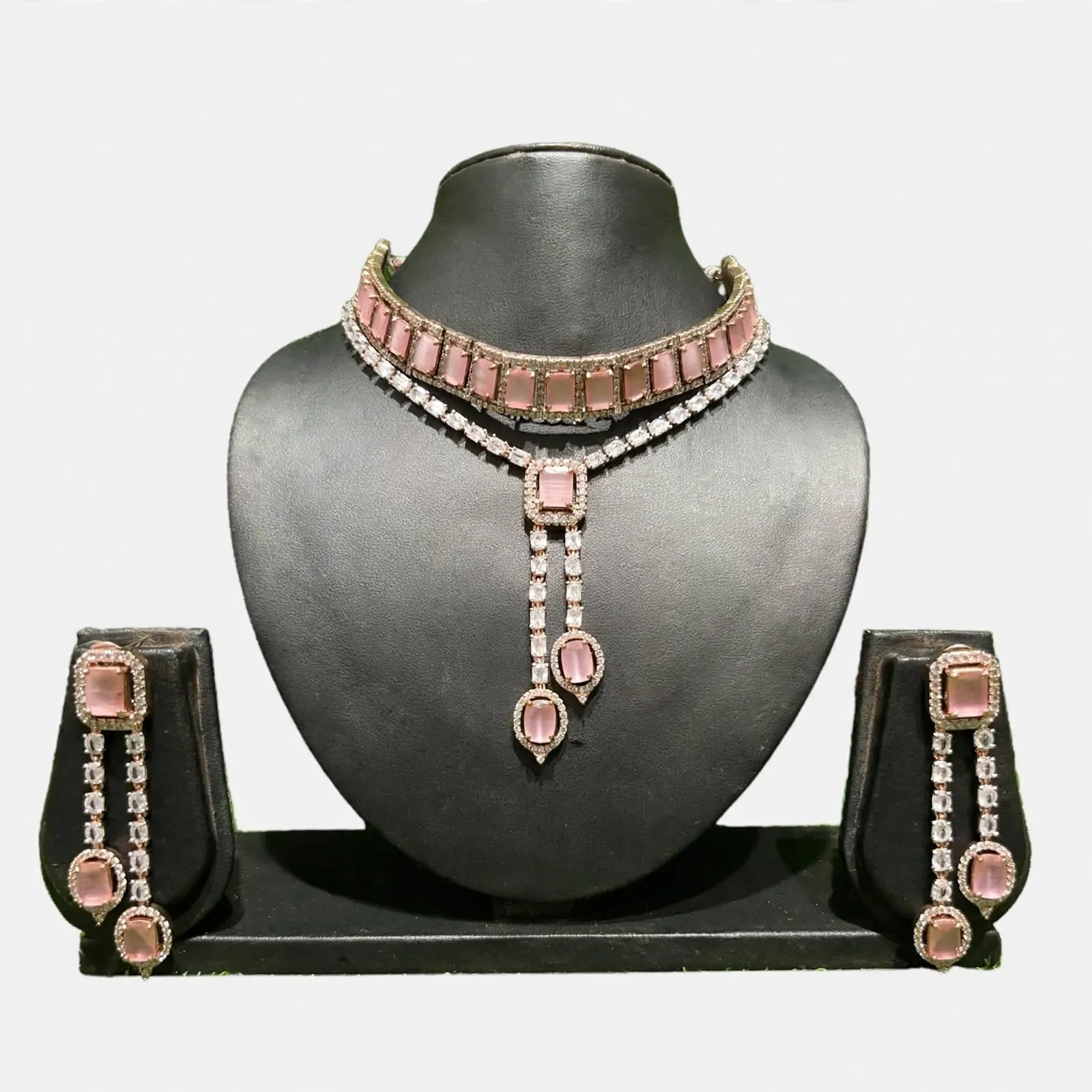 Party jewellery