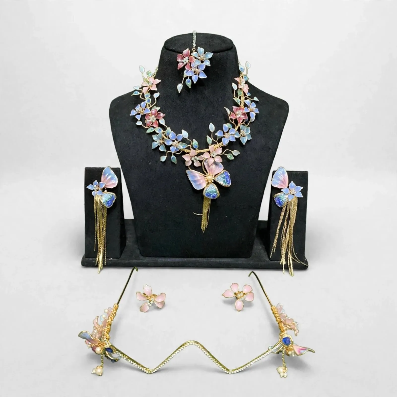 Party jewellery