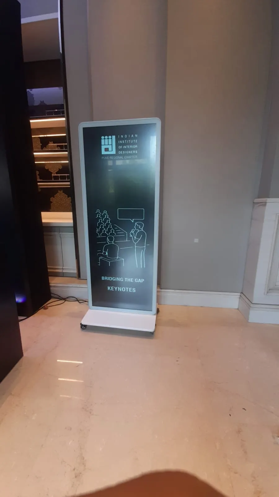 digital signage kiosk