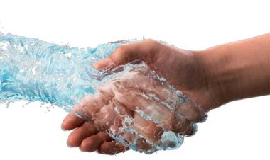 क्या आप जानते हैं पानी का ये जादुई चमत्कार, जाने कैसे पानी घर बैठे बना देता है धनवान