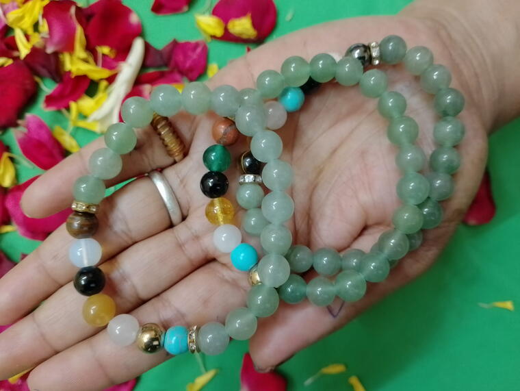 Green aventurian and seven chakras