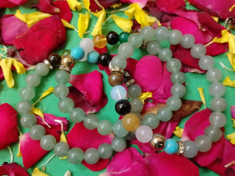 Green aventurian and seven chakras