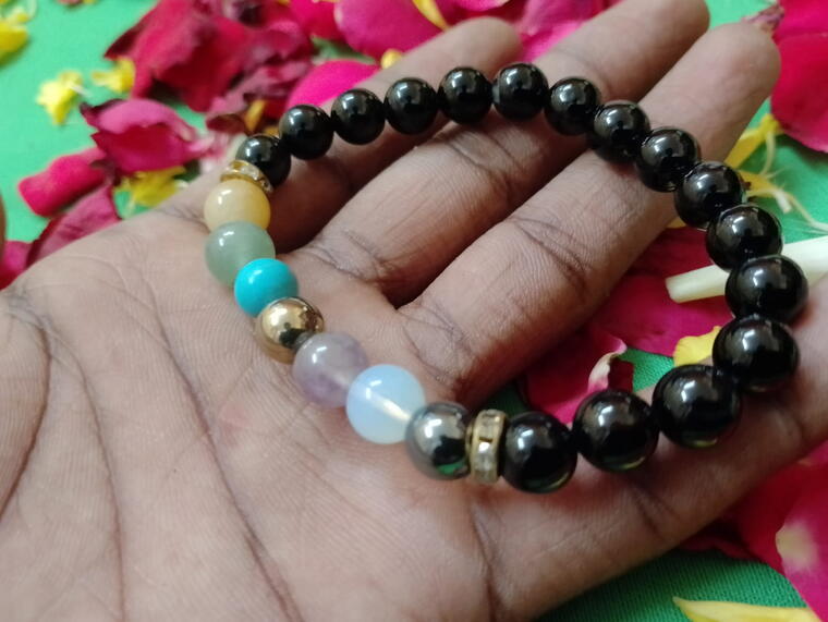 Black Onex with seven chakras