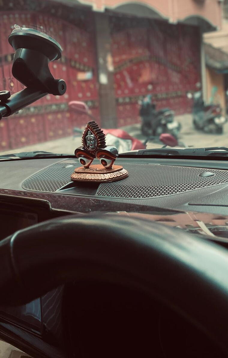 4 WheelerVikramaya -வாகனங்களில் வைக்க 