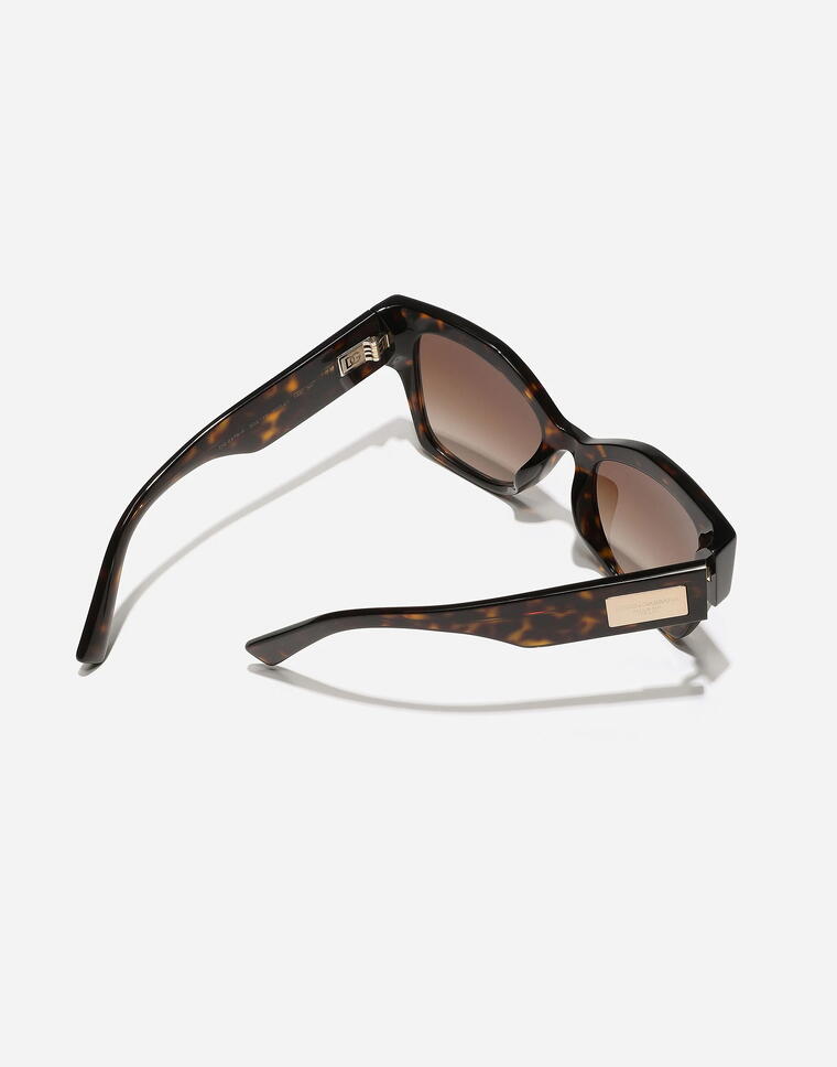 DG LOGO PLAQUE Women Sunglasses