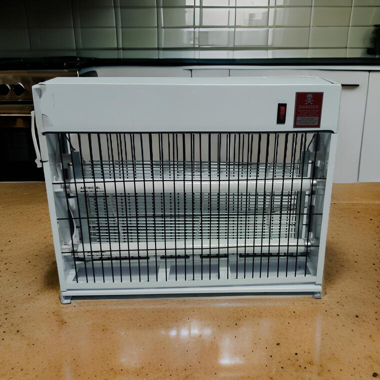 LaviPro Electric Flying Insect Killer for Home, Office &amp; Outdoor (1.5 Foot)