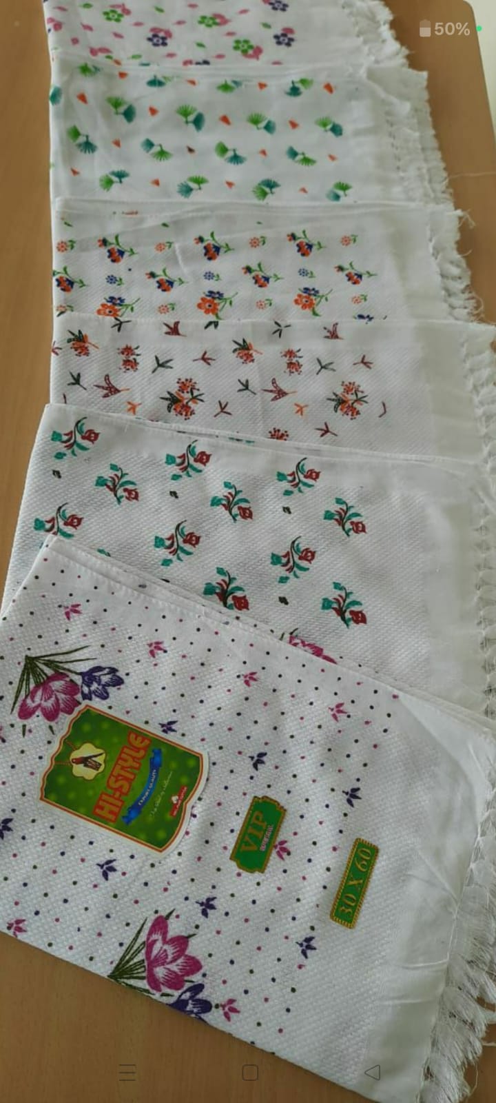 PRINTED FLORAL PATTERN WHITE TOWEL 