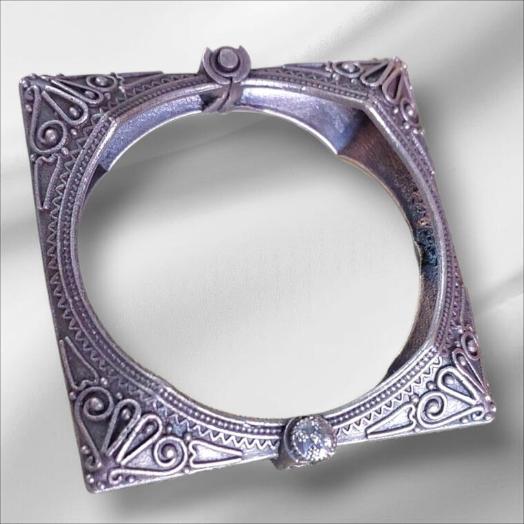 KADA - DESIGN - 2 - ONE PAIR