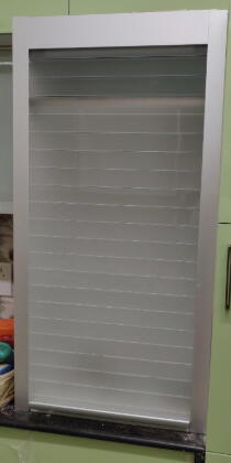 Glass Rolling Shutter White 600X1320mm (BG041)