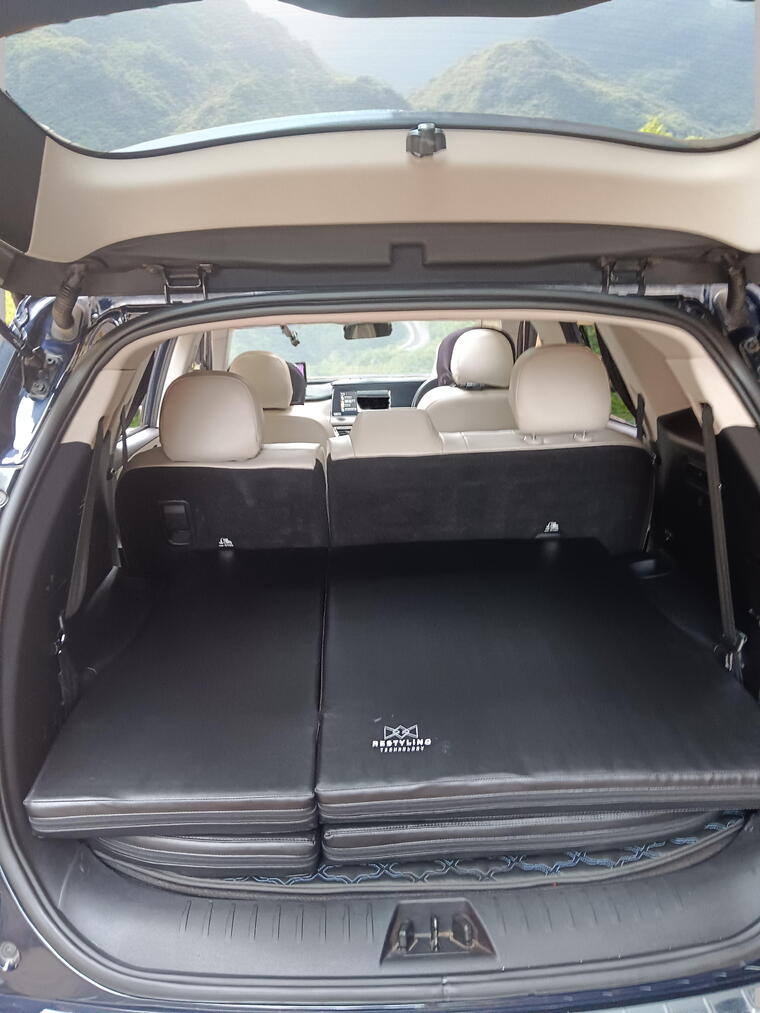 Dark Black | Luxury Varient | Foldable Car Bed | XUV 700 7STR