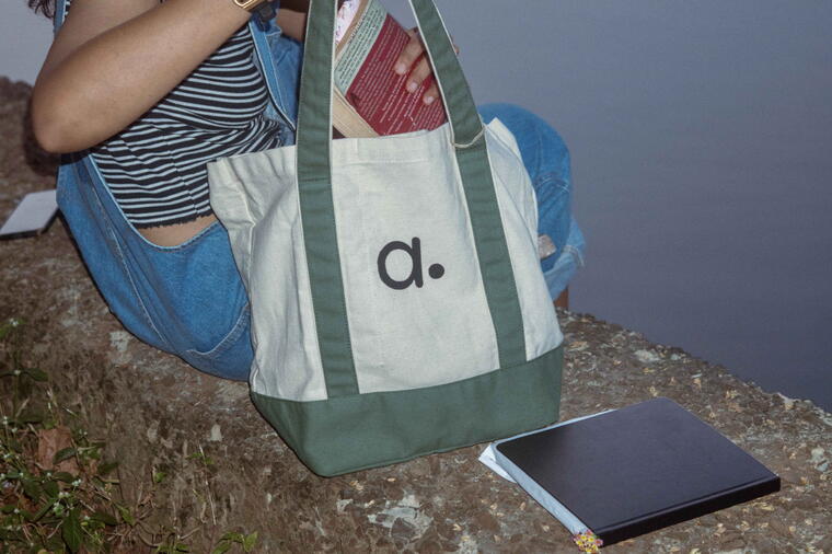 a.tote bag Beige