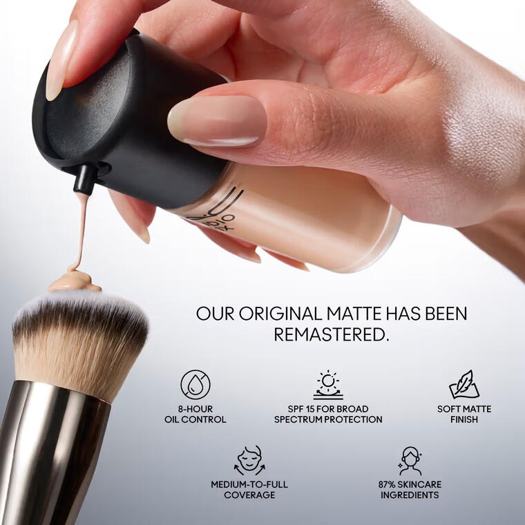 M·A·C Studio Fix Fluid SPF 15 24HR Matte Foundation + Oil Control