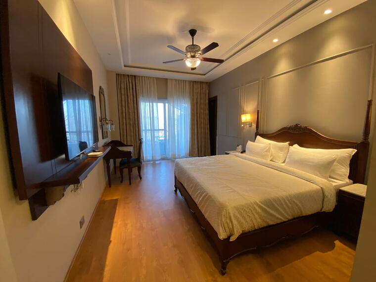 Classic Valley View with Balcony (Good View) with Breakfast