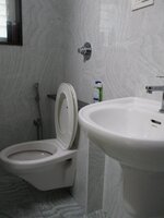 17S9U00777: Bathroom 2