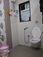 17S9U00777: Bathroom 1