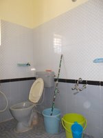 13S9U00176: Bathroom 1