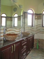17A4U00871: Bathroom 2
